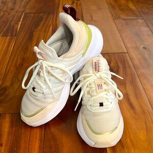 Adidas Cloudfoam Comfort shoe size 6.5